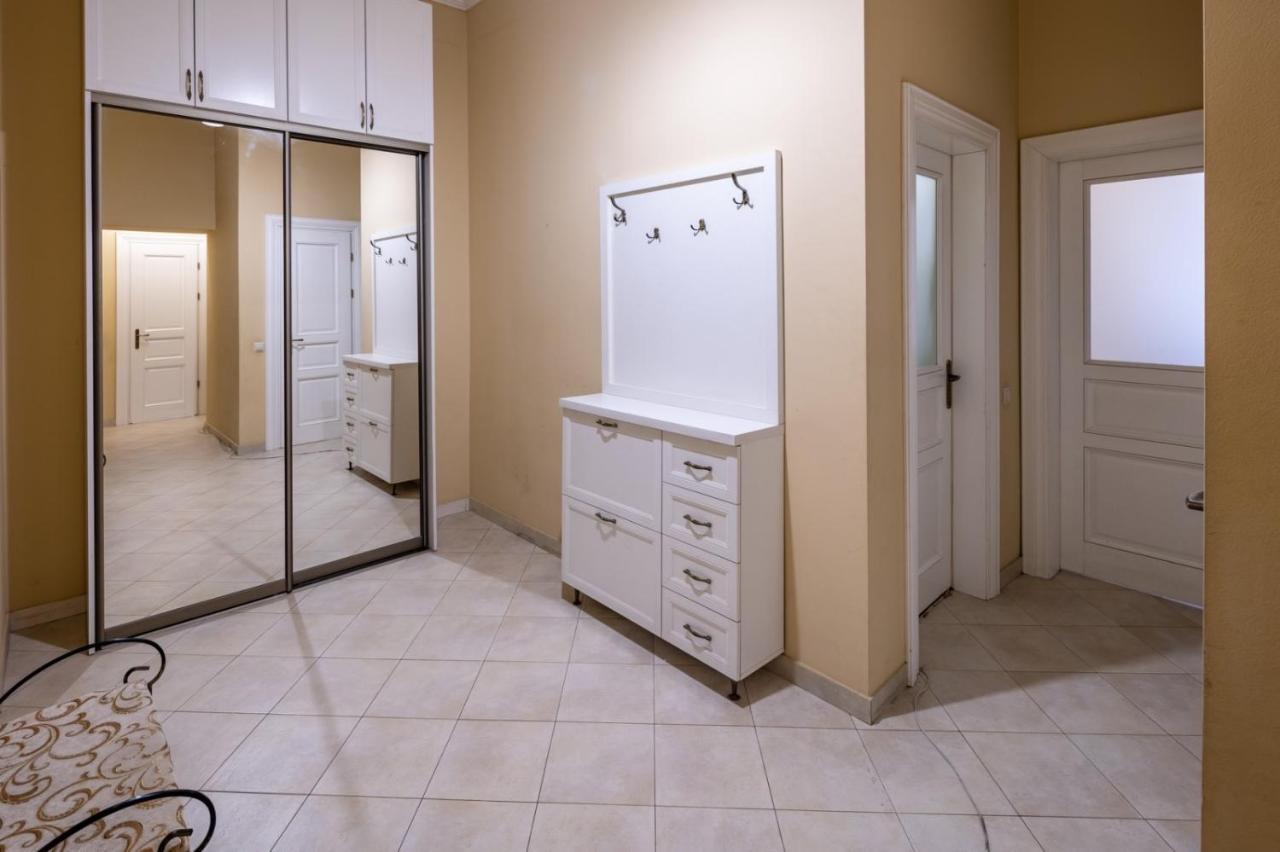 Apartamento Romari Сербська 9 Leópolis Exterior foto