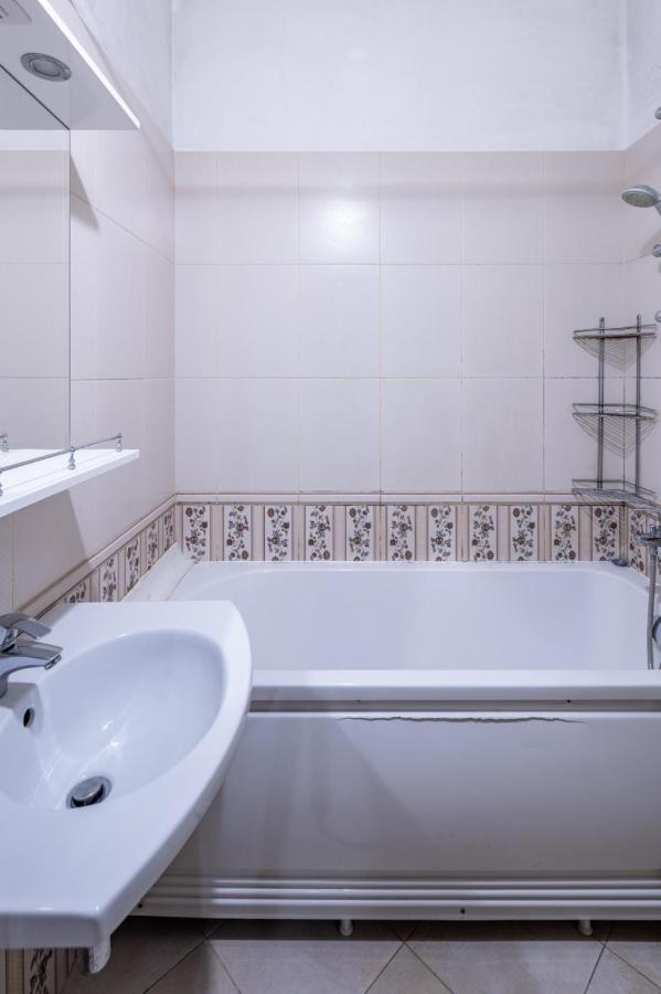 Apartamento Romari Сербська 9 Leópolis Exterior foto