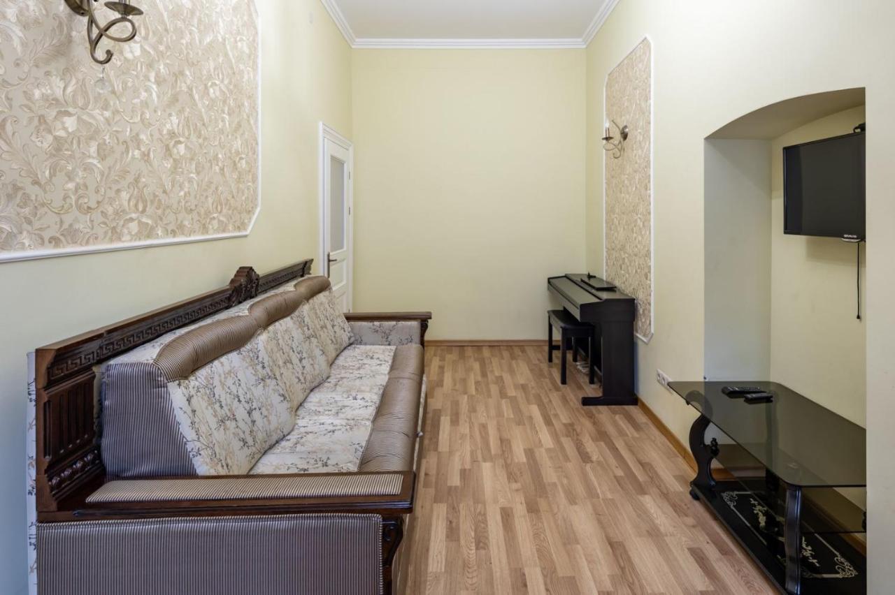 Apartamento Romari Сербська 9 Leópolis Exterior foto